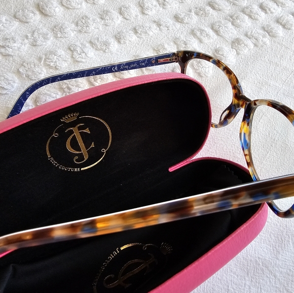 Eyeglasses for women with case - Picture 4 of 5